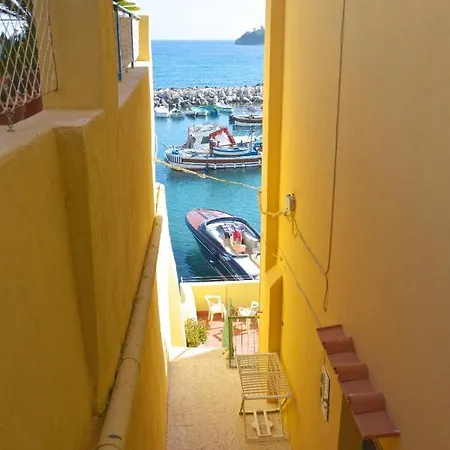 Apartment Corricella House